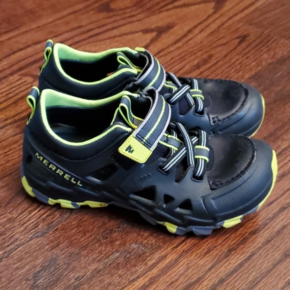 merrell boys water shoes